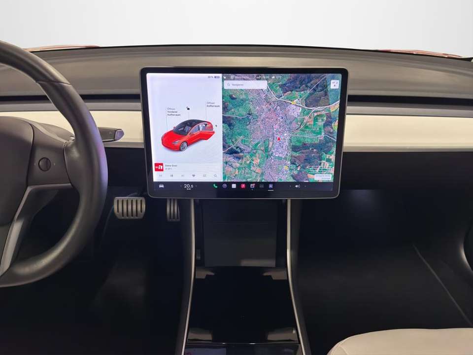 Tesla Model 3 - Imagem 13
