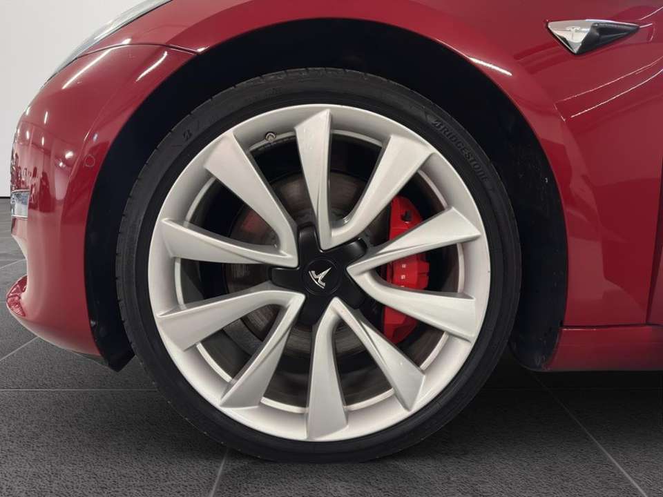 Tesla Model 3 - Imagem 19
