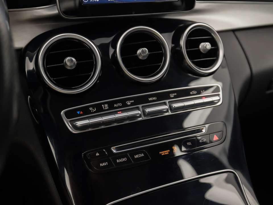 Mercedes-Benz C 180 - Imagem 9