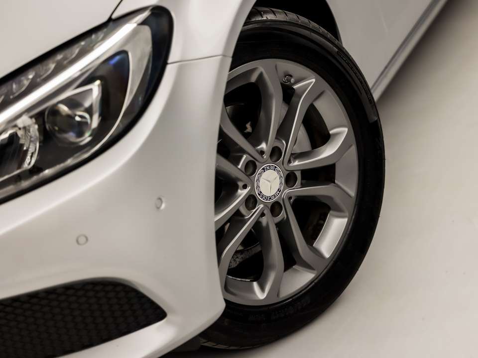 Mercedes-Benz C 180 - Imagem 12