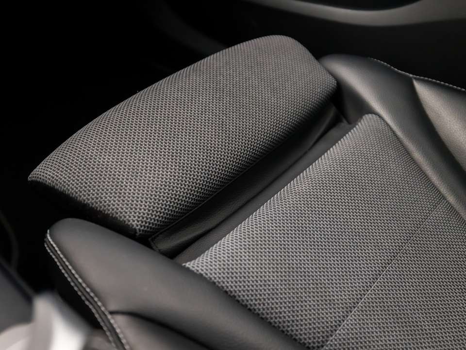 Mercedes-Benz C 180 - Imagem 14
