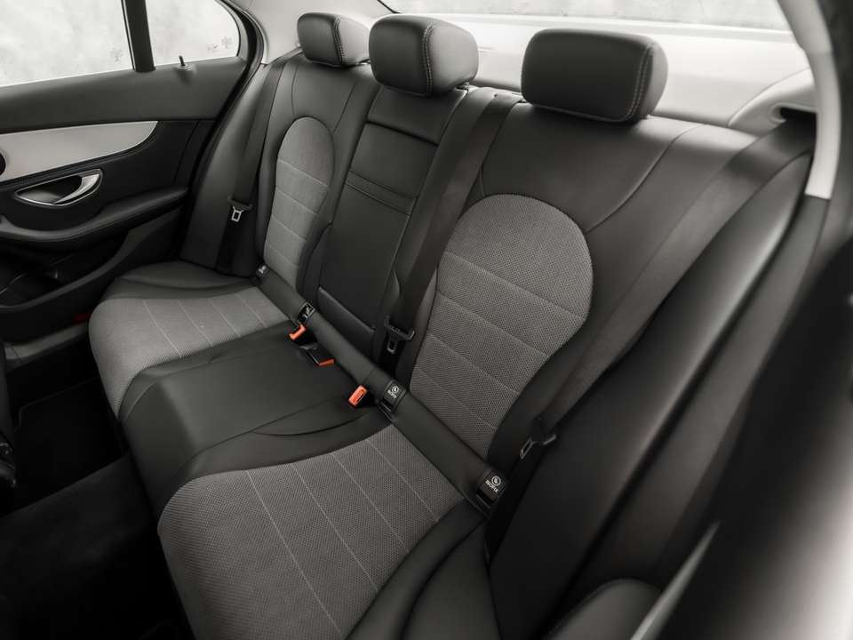 Mercedes-Benz C 180 - Imagem 15