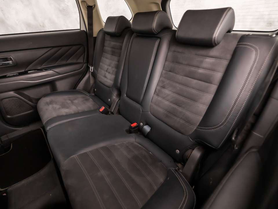 Mitsubishi Outlander - Imagem 14
