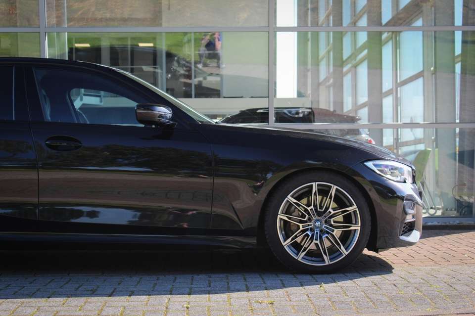 BMW 330 - Imagem 4