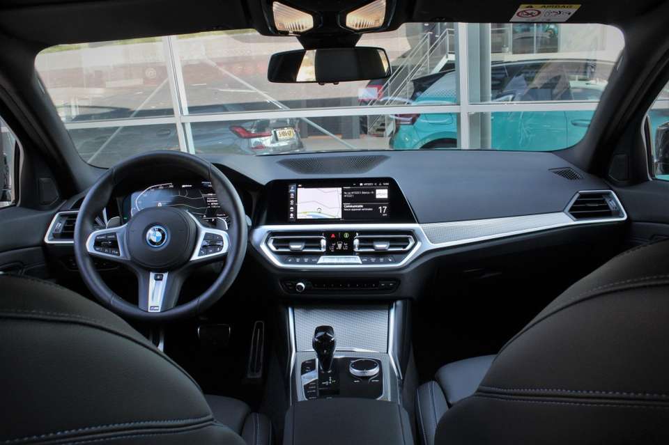 BMW 330 - Imagem 10
