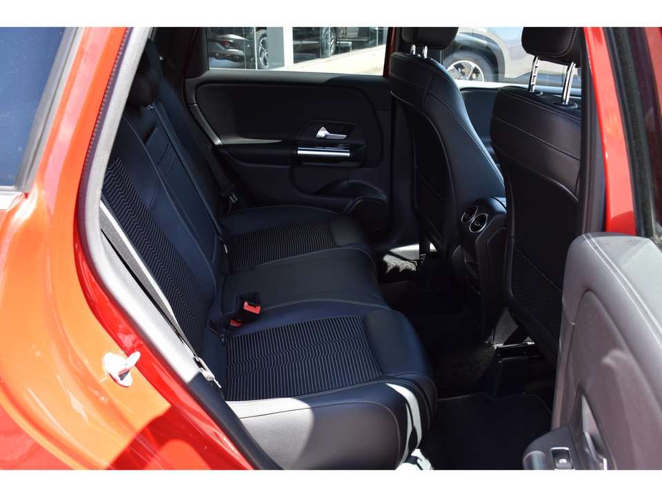 Mercedes-Benz B 180 - Imagem 8
