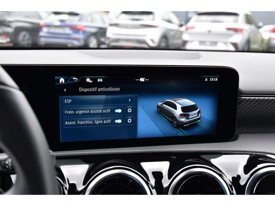 Mercedes-Benz A 180 - Imagem 13