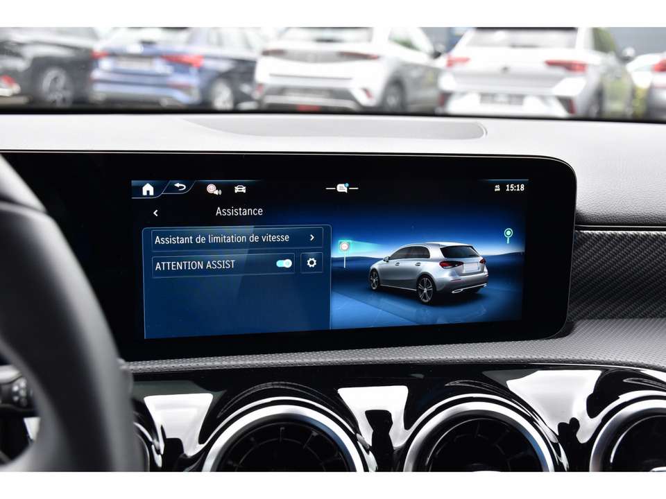 Mercedes-Benz A 180 - Imagem 14