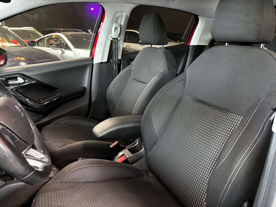 Peugeot 208 - Imagem 8