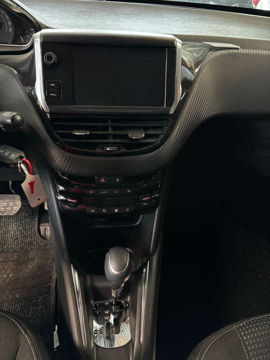 Peugeot 208 - Imagem 10