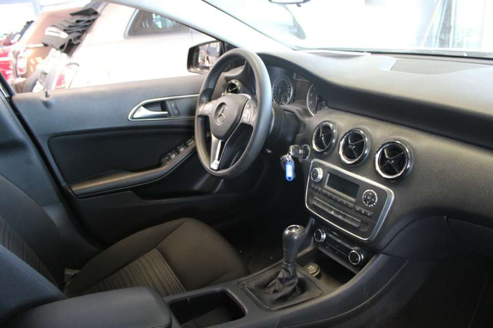 Mercedes-Benz A 180 - Imagem 8