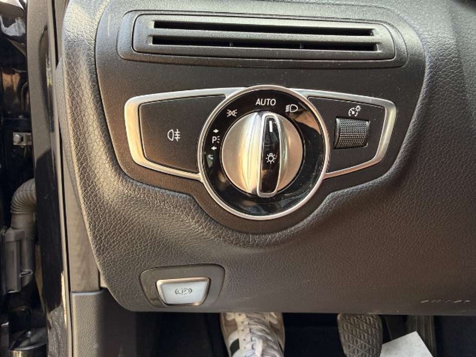 Mercedes-Benz C 180 - Imagem 8