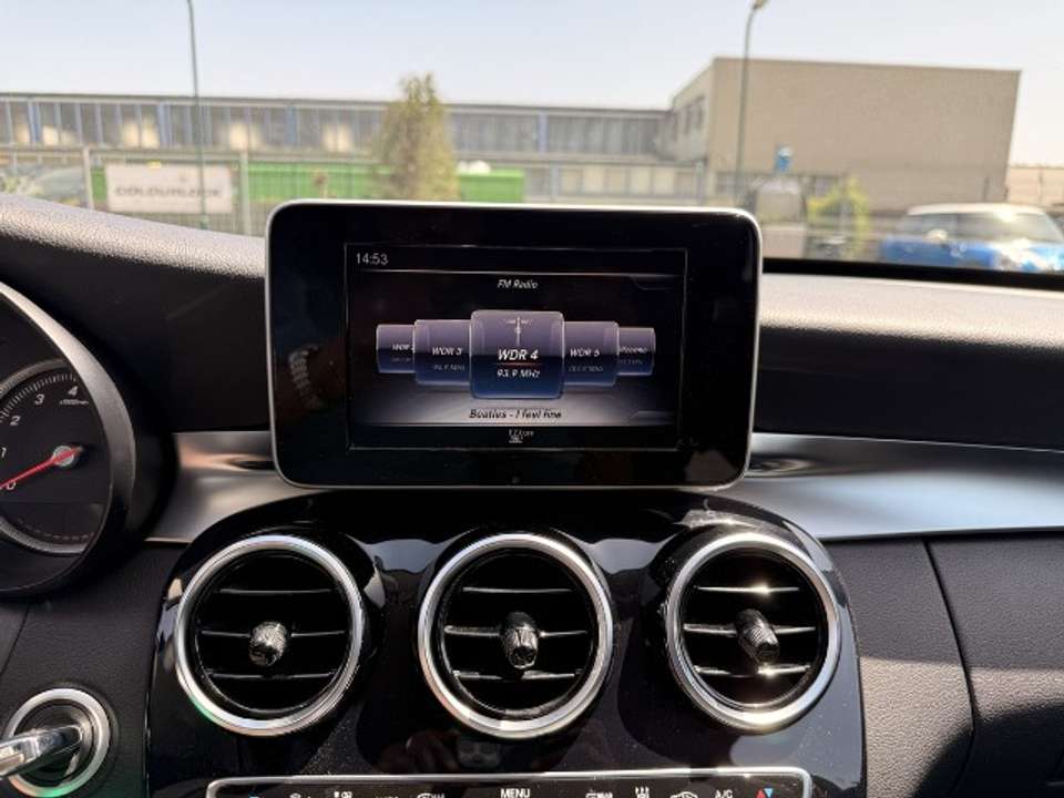 Mercedes-Benz C 180 - Imagem 12