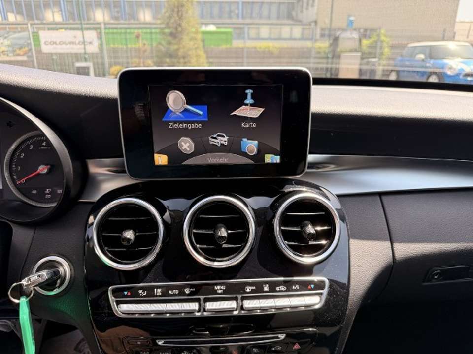 Mercedes-Benz C 180 - Imagem 13