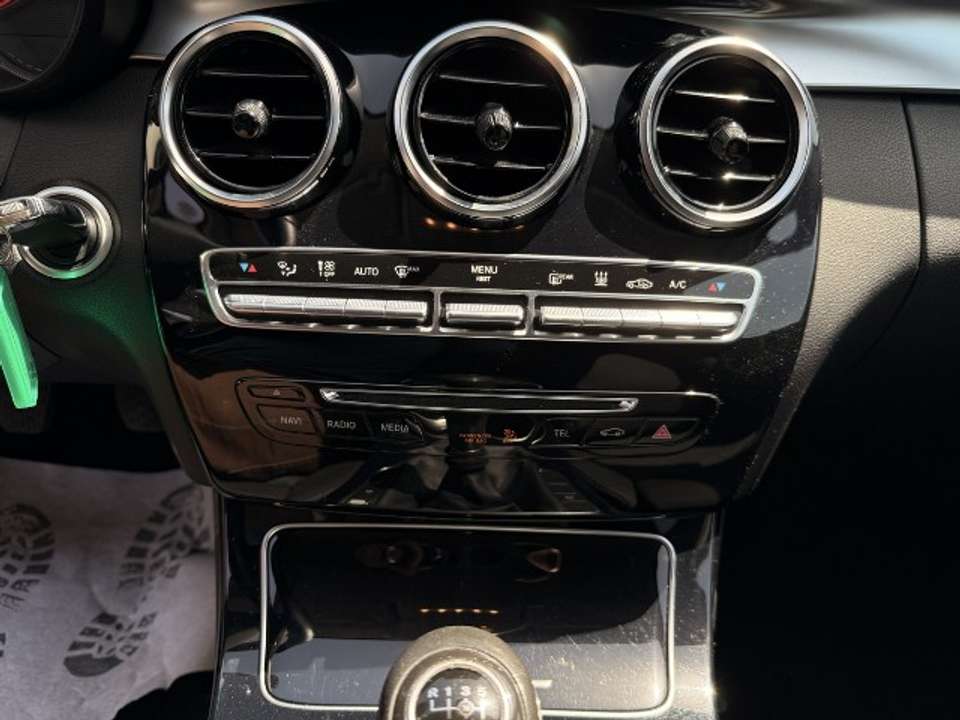 Mercedes-Benz C 180 - Imagem 15