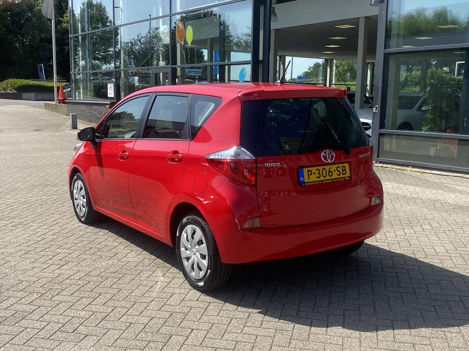 Toyota Verso-S - Imagem 10