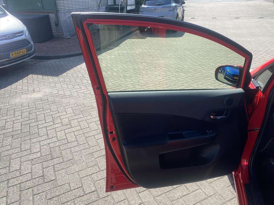 Toyota Verso-S - Imagem 14