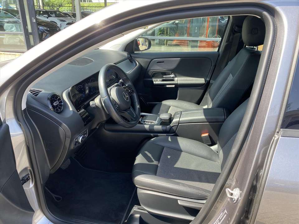 Mercedes-Benz GLA 200 - Imagem 16