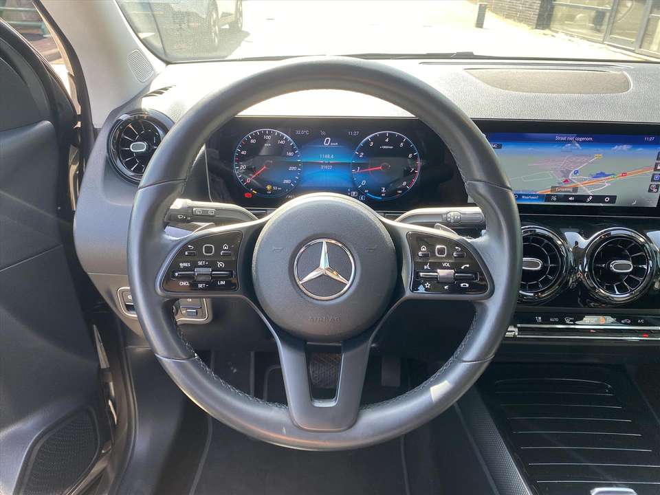 Mercedes-Benz GLA 200 - Imagem 18