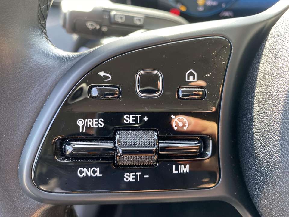 Mercedes-Benz GLA 200 - Imagem 19