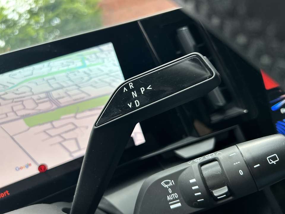 Renault Megane E-Tech - Imagem 12