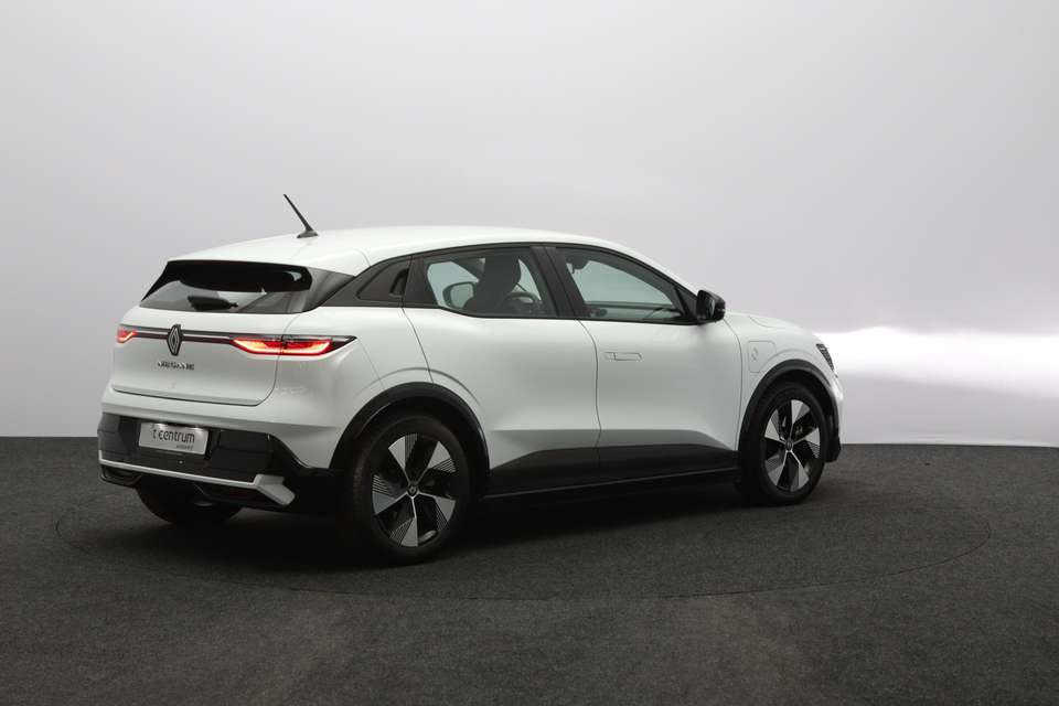 Renault Megane E-Tech - Imagem 12