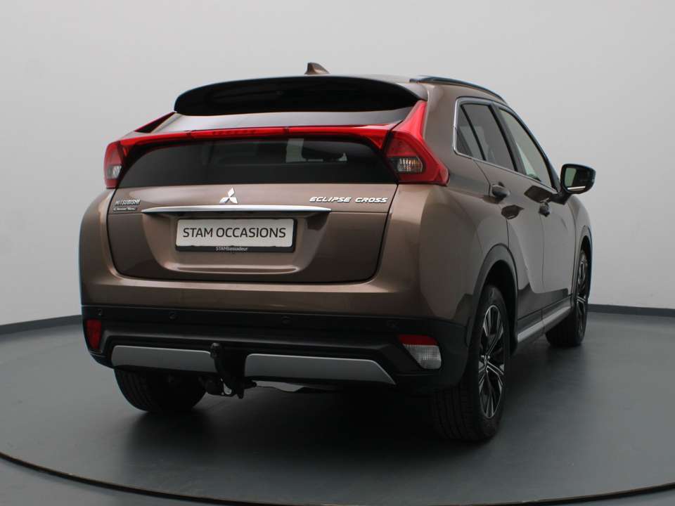 Mitsubishi Eclipse Cross - Imagem 18