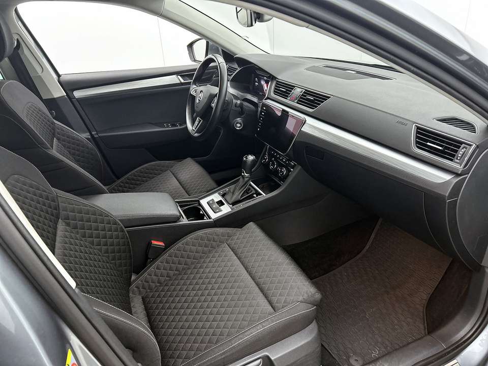 Skoda Superb - Imagem 14