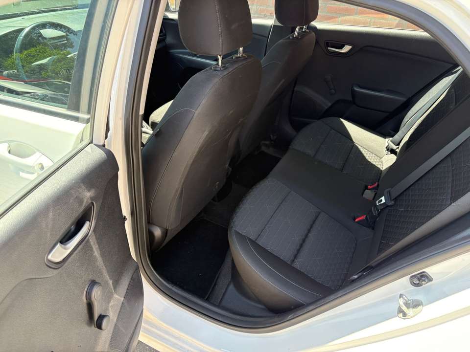Kia Rio - Imagem 8