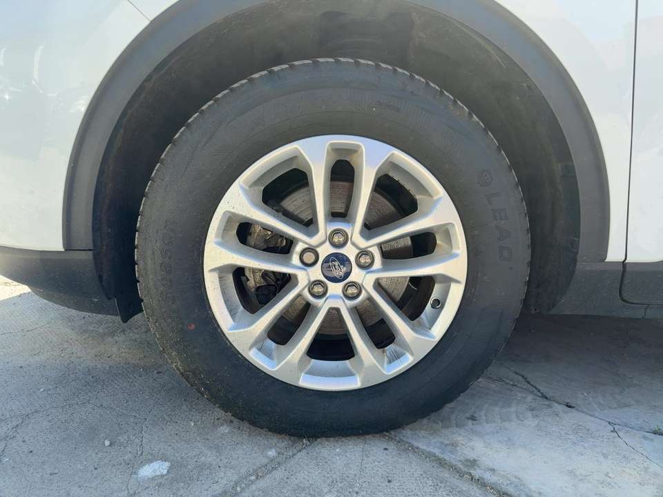 Ford Kuga - Imagem 15
