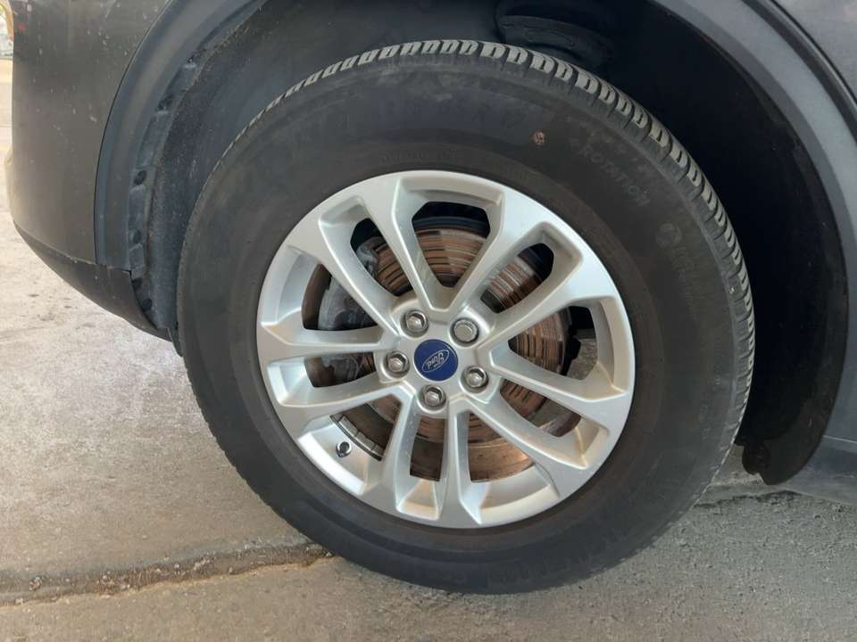 Ford Kuga - Imagem 15