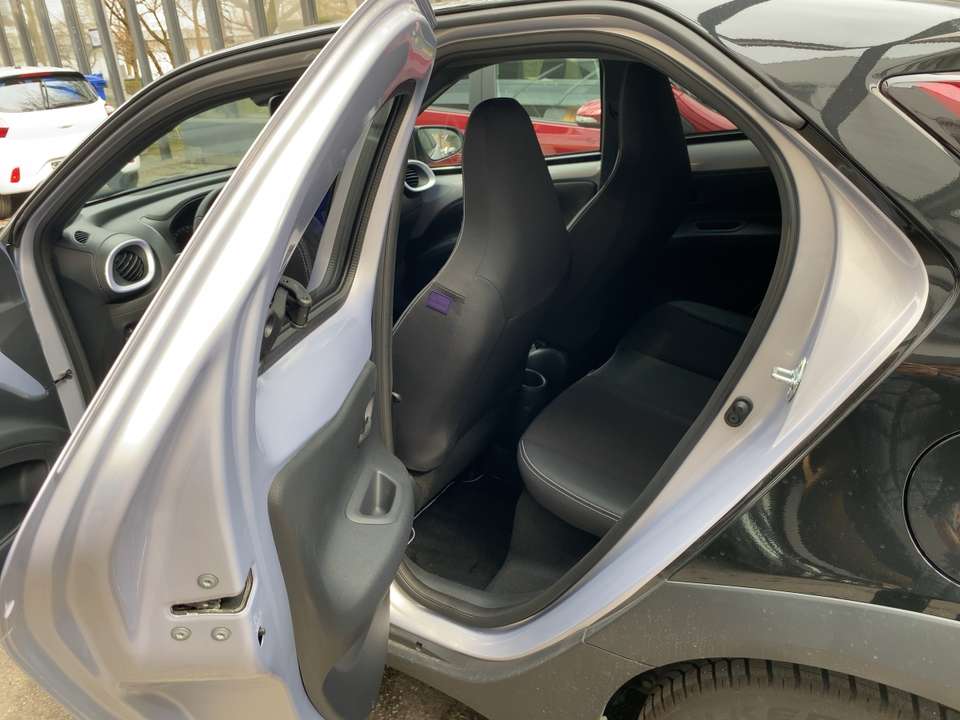 Toyota Aygo X - Imagem 9