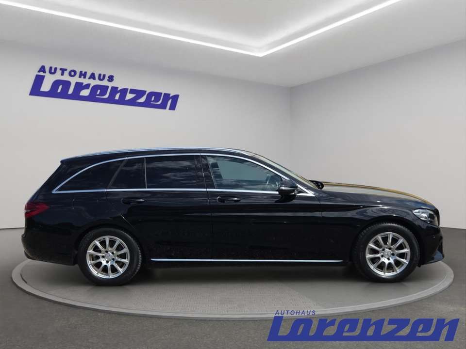 Mercedes-Benz C 220 - Imagem 4