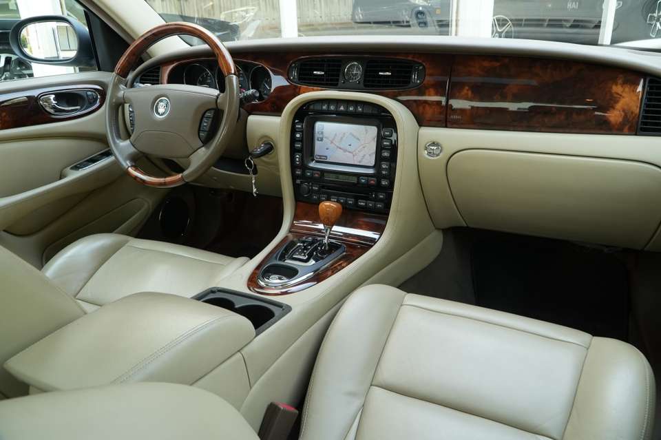 Jaguar XJ - Imagem 10