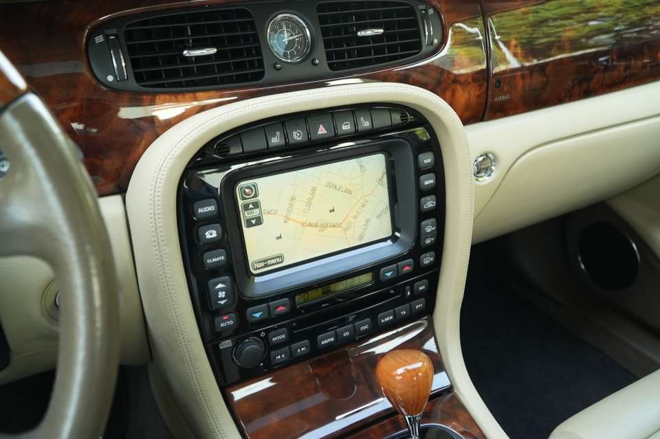 Jaguar XJ - Imagem 15