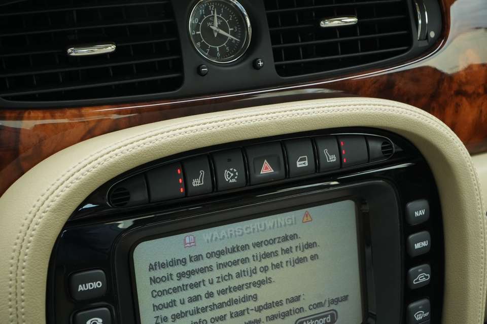 Jaguar XJ - Imagem 16