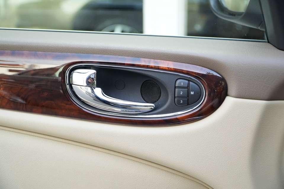 Jaguar XJ - Imagem 18