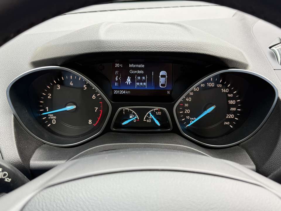 Ford Kuga - Imagem 8
