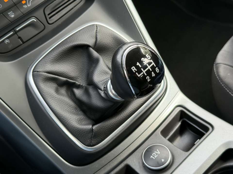 Ford Kuga - Imagem 15