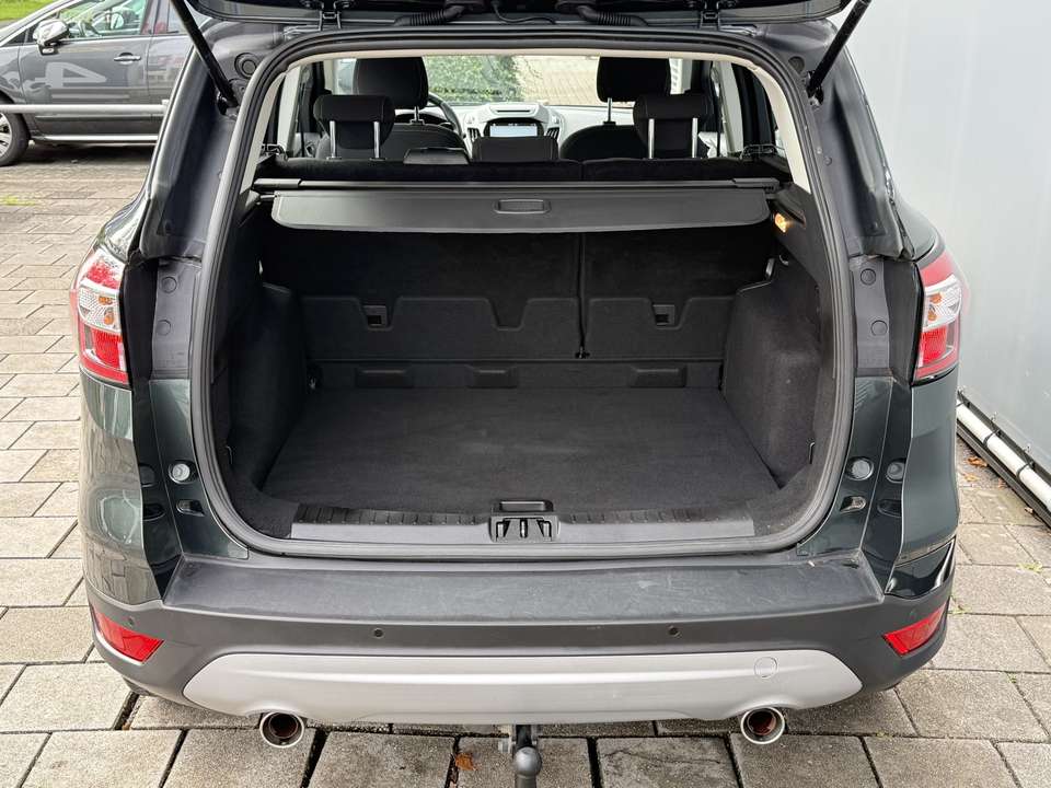 Ford Kuga - Imagem 18
