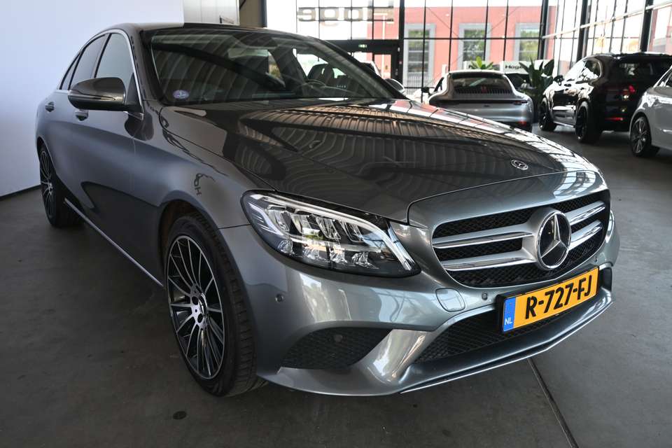 Mercedes-Benz C 180 - Imagem 5