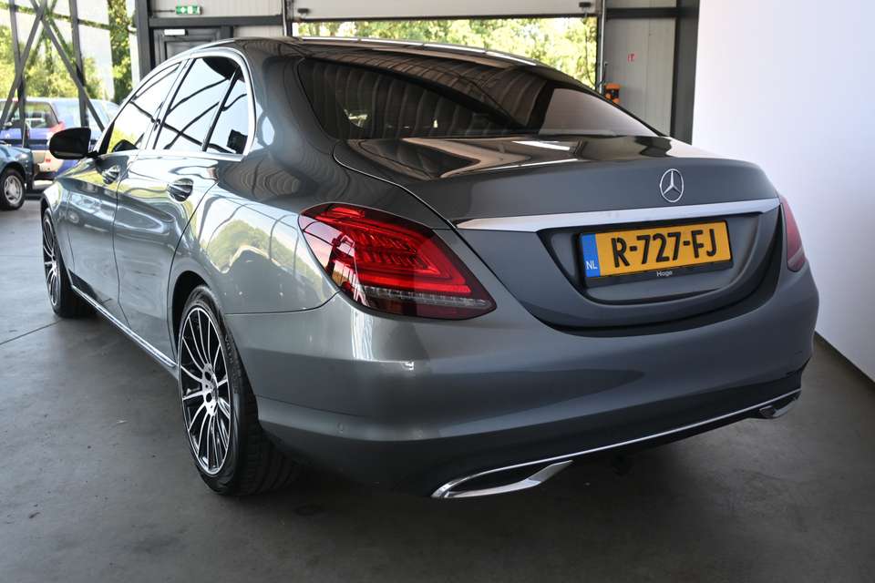 Mercedes-Benz C 180 - Imagem 13