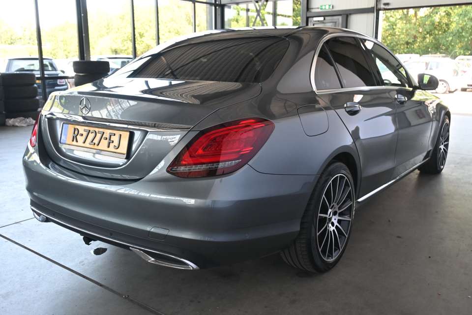 Mercedes-Benz C 180 - Imagem 14