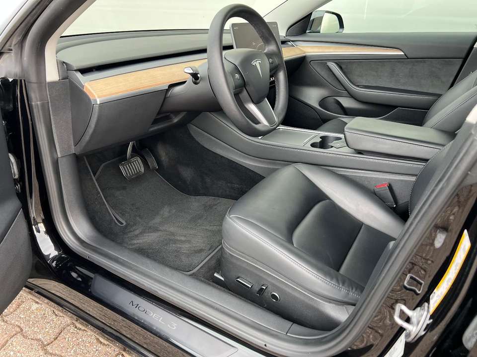 Tesla Model 3 - Imagem 9