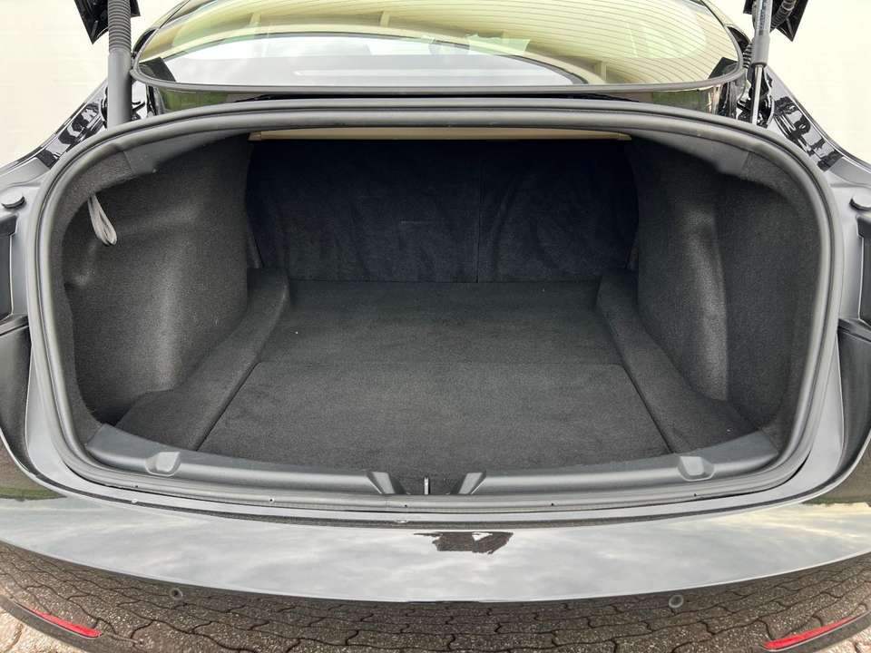 Tesla Model 3 - Imagem 14
