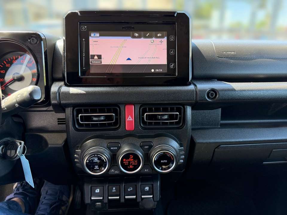 Suzuki Jimny - Imagem 8