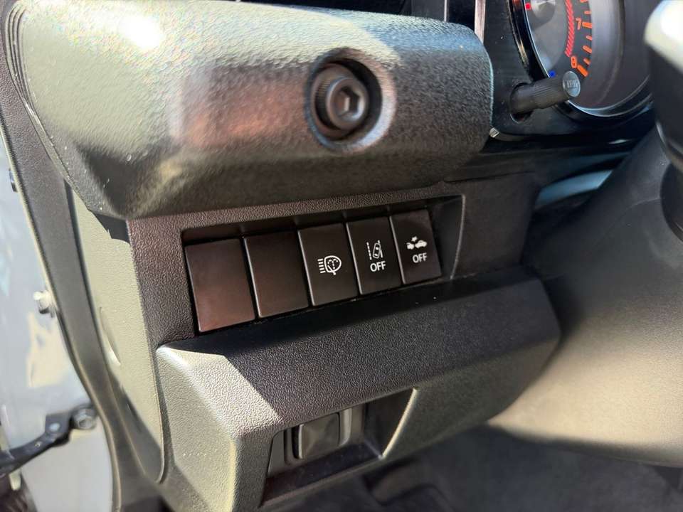 Suzuki Jimny - Imagem 12