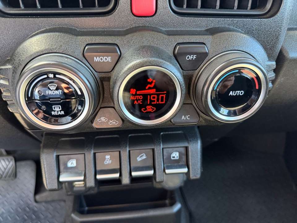Suzuki Jimny - Imagem 13