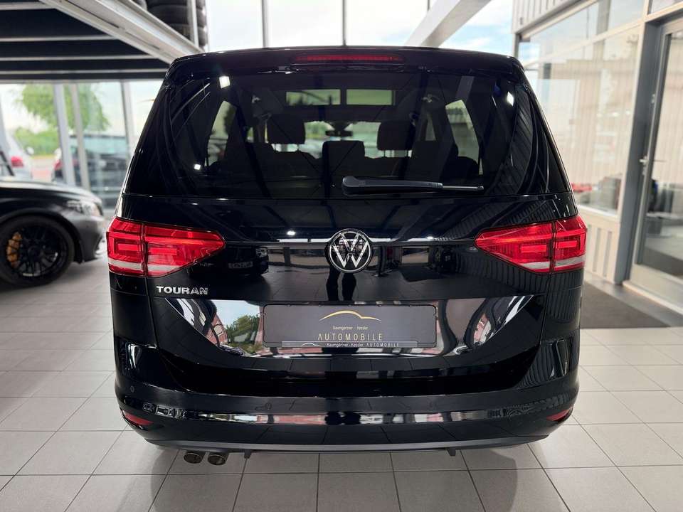 Volkswagen Touran - Imagem 8