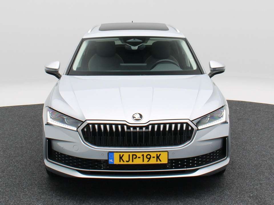 Skoda Superb - Imagem 5